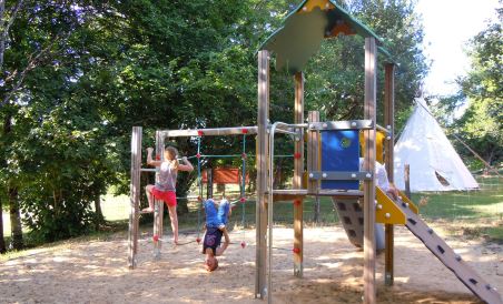 Cabane Perchée Spa Dordogne la Ferme de Sirguet - Housity