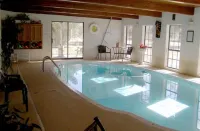 Tavares Inn - parking