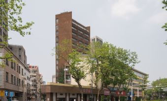 7 Days Inn (Nanjing Gulou Yunnan Road subway station) - Housity