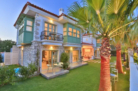 Palas Alaçatı - Adult Only