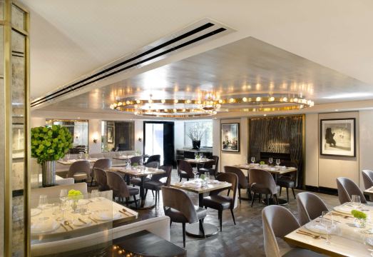 호텔 객실 내부 전경