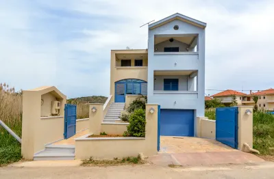 Fani's Komi Apartments Các khách sạn gần Mavra Volia