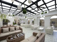 Caffir Garden Hotel Hotels near Jiji Train Station