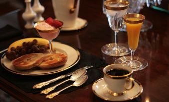 Moore House Bed and Breakfast - Housity