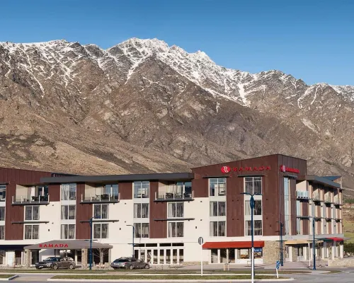 Ramada Suites by Wyndham Queenstown Remarkables Park Hotels in Queenstown