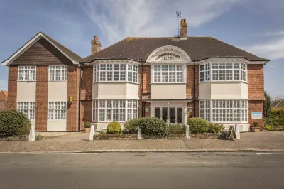 Virginia Court Hotel Hotels near Cromer Beach