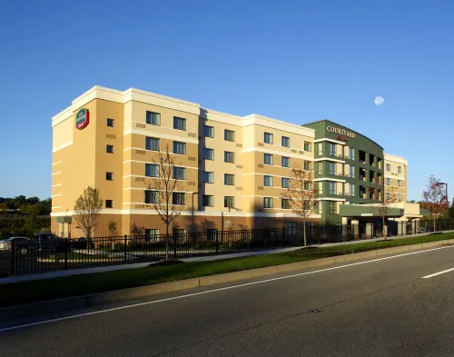 Courtyard Pittsburgh Airport Settlers Ridge Hotels in Robinson Township