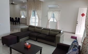 Sitiawan Homestay Entire Semi D Home