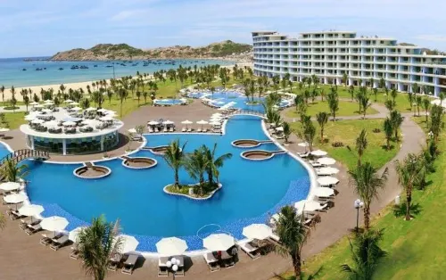FLC Luxury Hotel Quy Nhon Hotel a Nhơn Lý