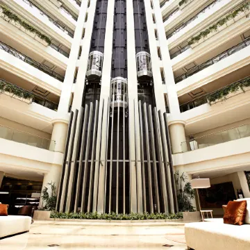 Tikal Futura Hotel & Convention Center Отели рядом с достопримечательностью «Рельефная карта Гватемалы»