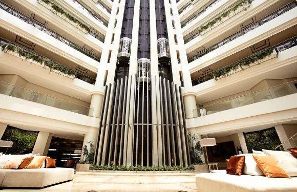 蒂卡爾富利大酒店