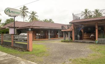 Amazon Bungalow & Cottages
