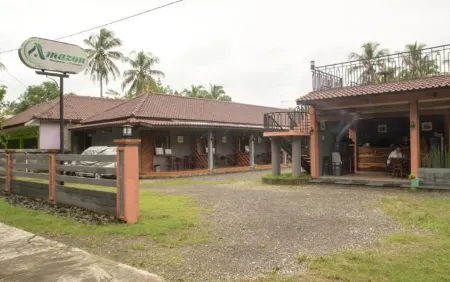 Amazon Bungalow & Cottages Отели в г. Pangandaran Regency