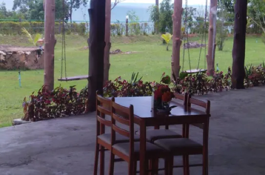 Golden Cliff Beach Resort