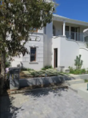 Cheviot Place Garden Apartment with Private Entrance