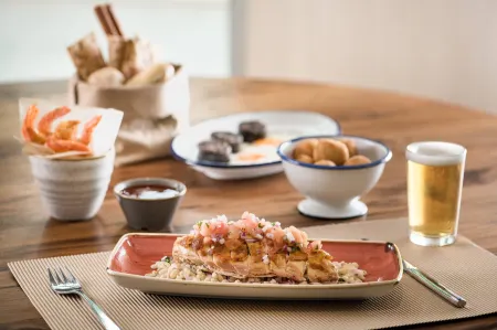 AC Hotel Burgos Отели рядом с достопримечательностью «Salón del Reino de los Testigos de Jehová»