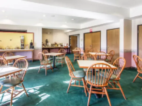 Quality Inn Hotels in Trigg County