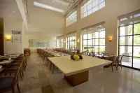 Fiesta Inn Colima - พร้อมอาหารเช้า