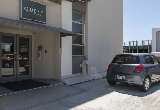 퀘스트 뉴 플리머스