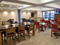 Holiday Inn Express COLUMBIA NE - FORT JACKSON by IHG - breakfast