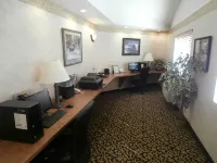 Holiday Inn Express & Suites Raton