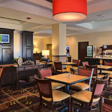 Holiday Inn Express & Suites Cotulla by IHG