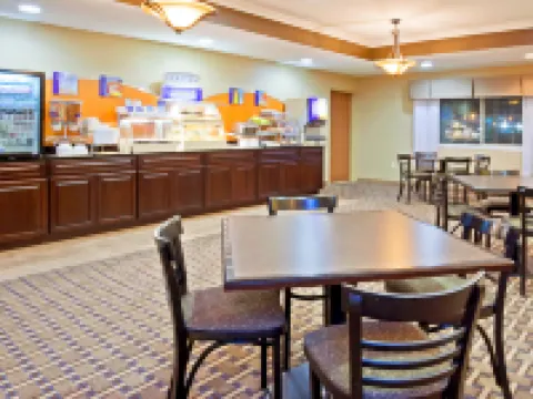 Holiday Inn Express DEVILS LAKE by IHG Hotels in Devils Lake