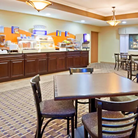 Holiday Inn Express DEVILS LAKE by IHG