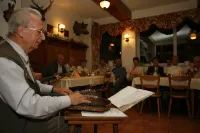 Hotel Haus Oberland - breakfast