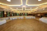 Landgasthof Apfelbeck Hotels in Arnstorf