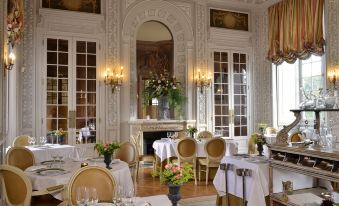 Chateau Colbert