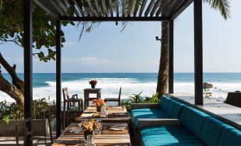 Owl and the Pussycat Hotel & Restaurant