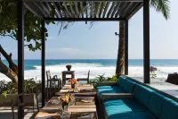 Owl and the Pussycat Hotel & Restaurant Hotels in Talpe