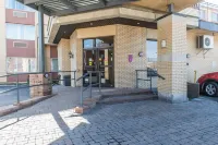 ラマダ プラザ バイ ウィンダム モントリオール Centre for Structural and Functional Genomics周辺のホテル