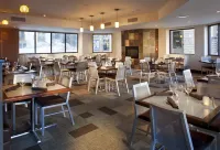 Elevation Hotel & Spa - Breakfast