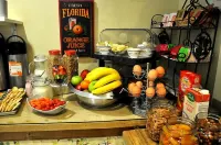 Irving House at Harvard - breakfast