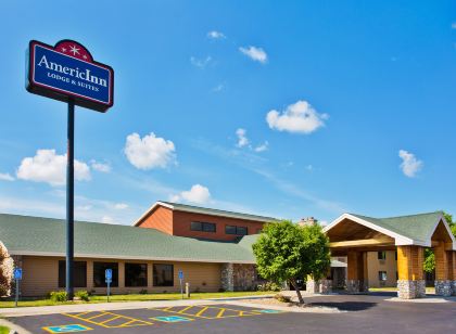 AmericInn by Wyndham Lincoln North