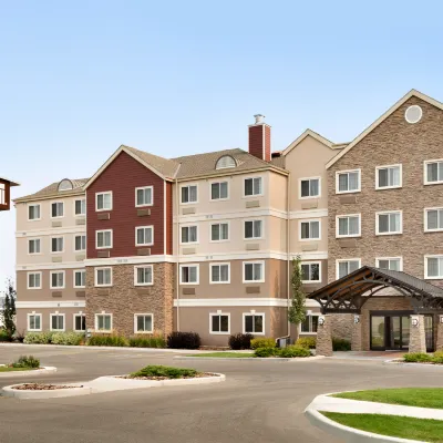 Staybridge Suites WEST EDMONTON by IHG Hotel dekat Teater Mayfield Dinner