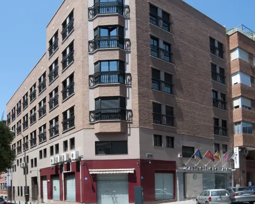 Aparthotel Quo Eraso Hotels near Concha Espina Metro Station