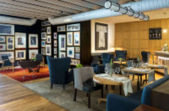 H10 Puerta de Alcalá