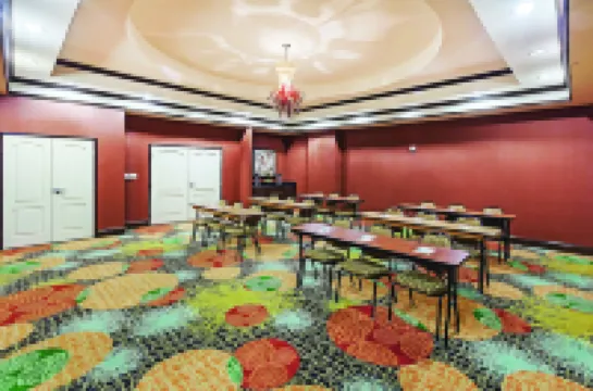 La Quinta Inn & Suites by Wyndham Allen at the Village