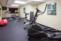 AmericInn法戈West Acres酒店 - 健身室/gym room