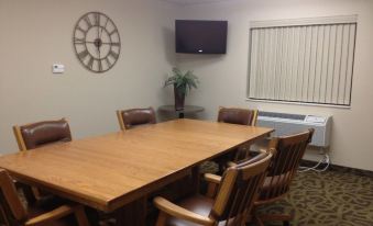 Shenandoah Inn & Suites
