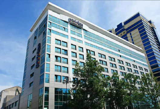 Radisson Hotel Baku Отели рядом с достопримечательностью «Музей им. Низами Гянджеви»