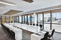 Legend Hotel Lagos Airport, Curio Collection by Hilton