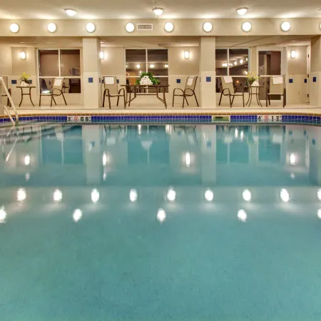 Holiday Inn Express & Suites VERMILLION by IHG
