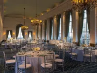 Marriott St. Louis Grand Hotels near Central Public Library