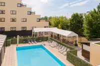 The Originals City Hôtel Alteora Poitiers Site du Futuroscope - Pool
