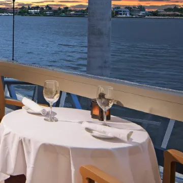 Cove Inn on Naples Bay