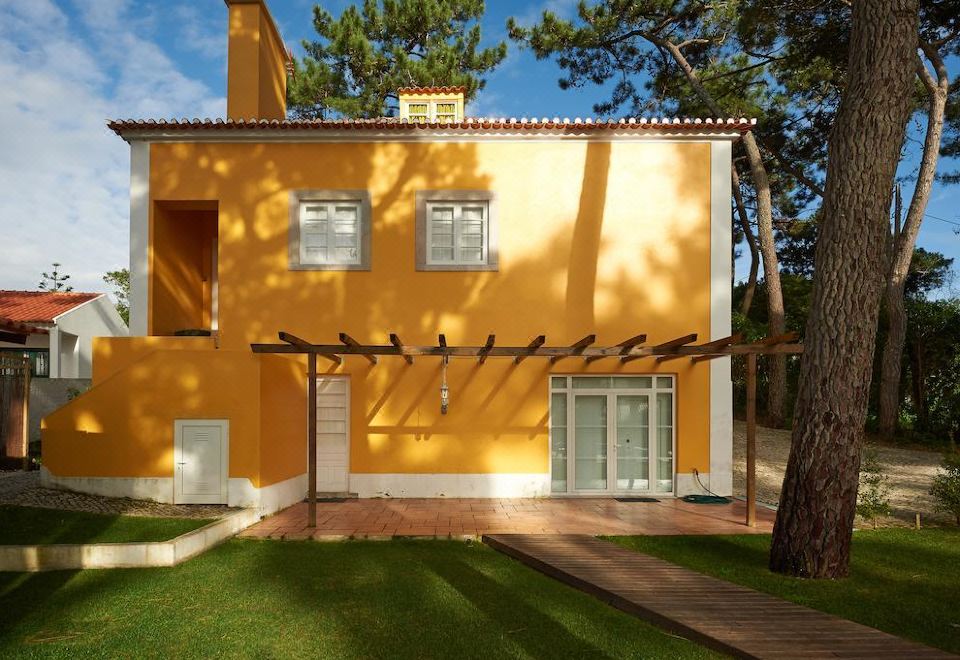 Yellow House-Colares Updated 2023 Room Price-Reviews & Deals | Trip.com